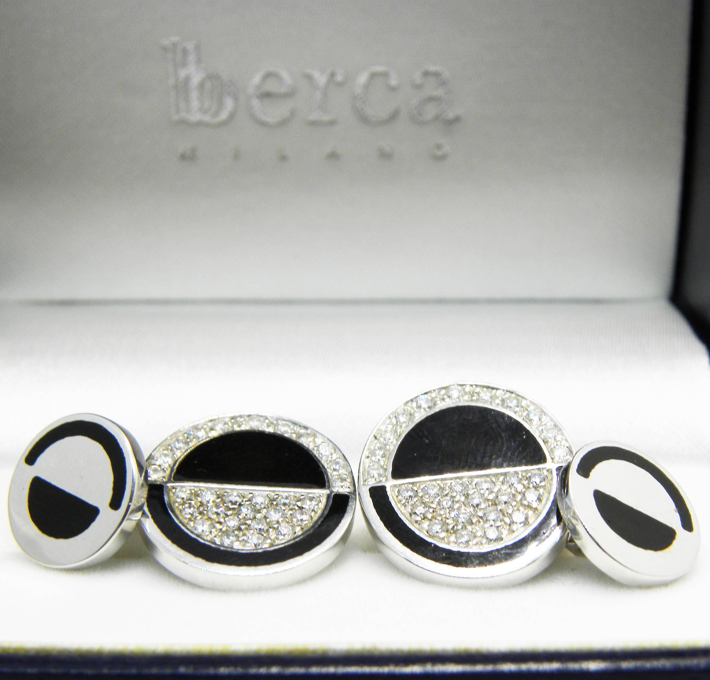 Berca Boutons de manchette en or blanc de forme ovale émaillés à la main avec diamants blancs et noirs en vente 2