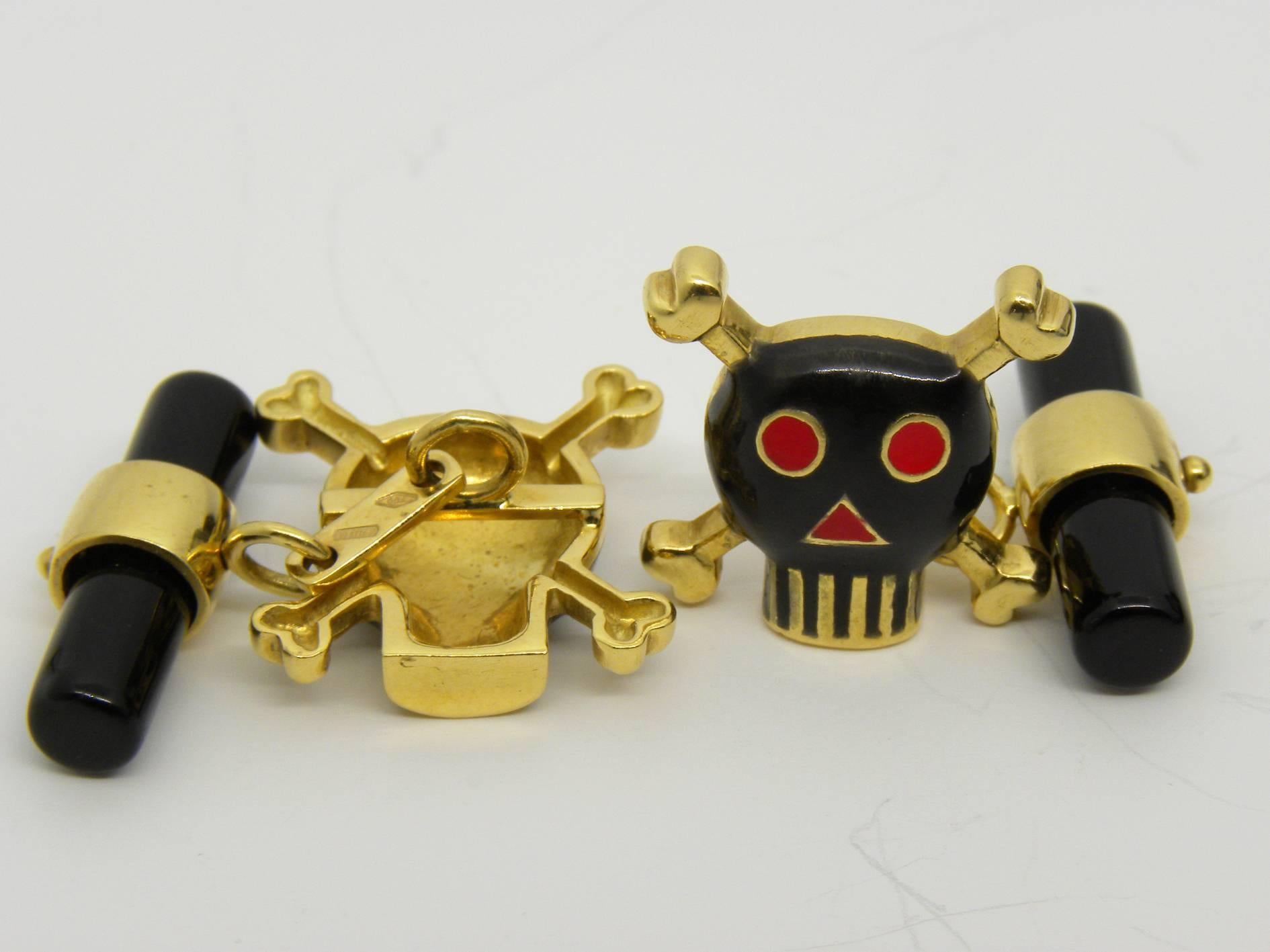 Berca Black Red Enameled Skull Shaped Onyx Back 18 Carat Yellow Gold Cufflinks For Sale 3