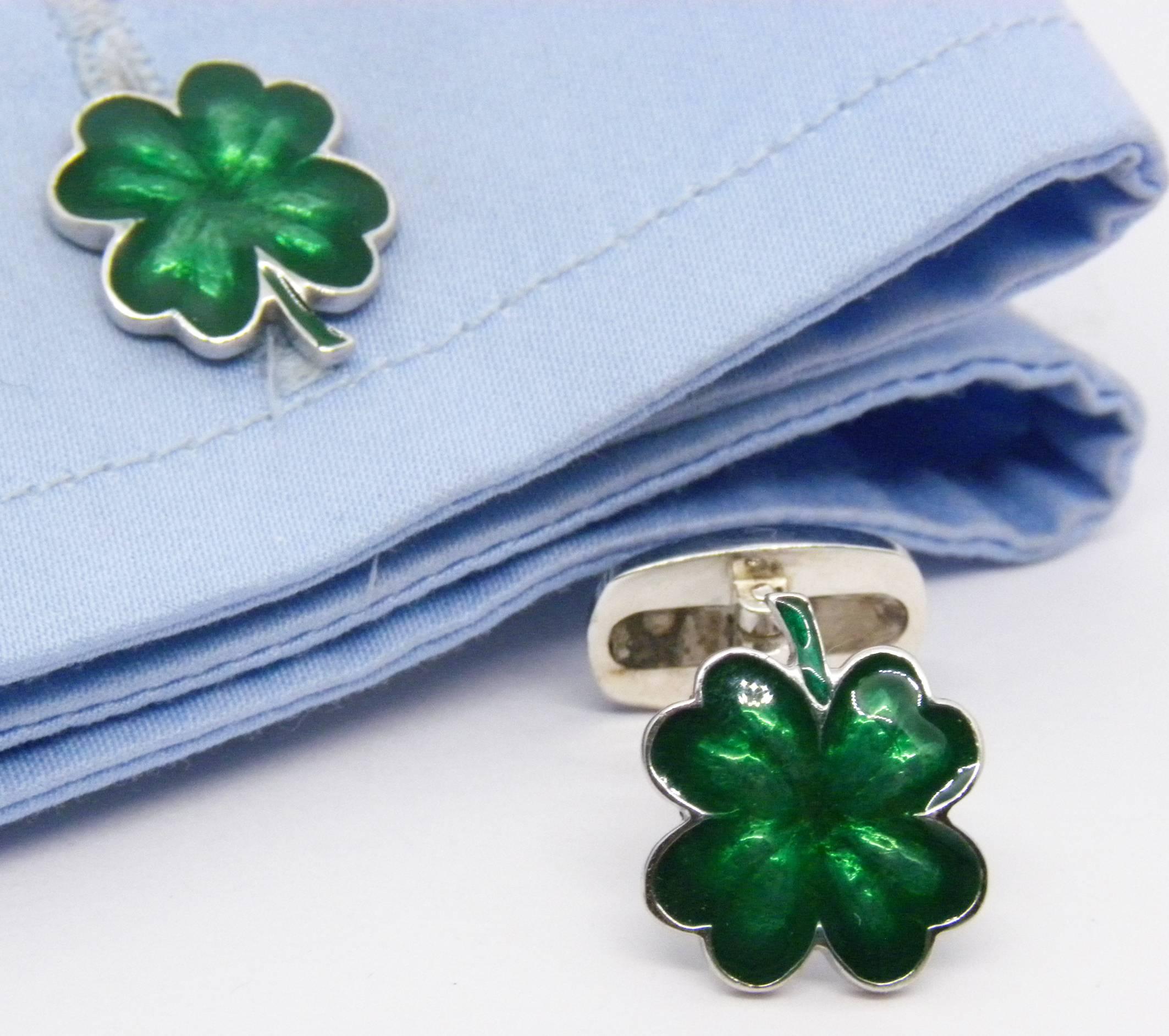 Green Hand Enamelled Cloverleaf Sterling Silver Cufflinks with T-Bar Back In New Condition In Valenza, IT
