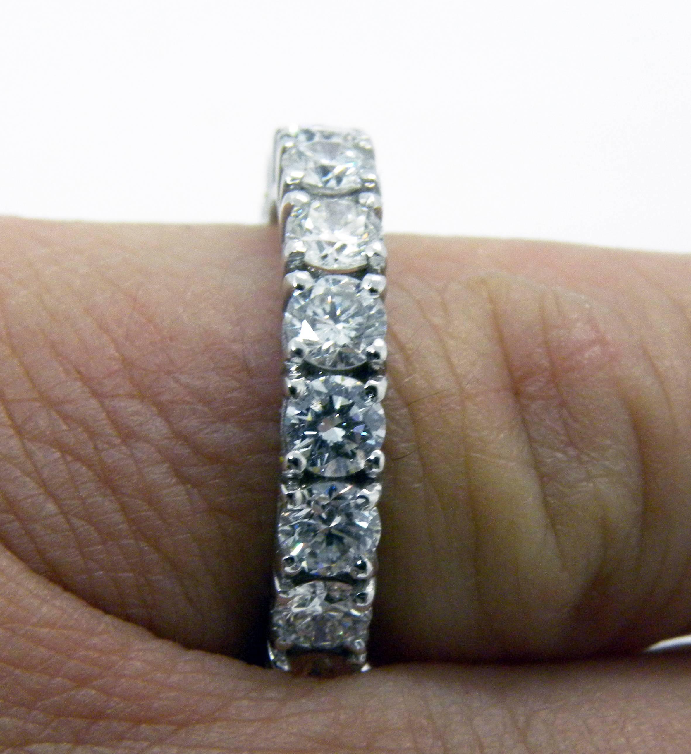 Berca 2.70 Carat Brilliant Cut White Diamond White Gold Eternity Ring Band For Sale 3