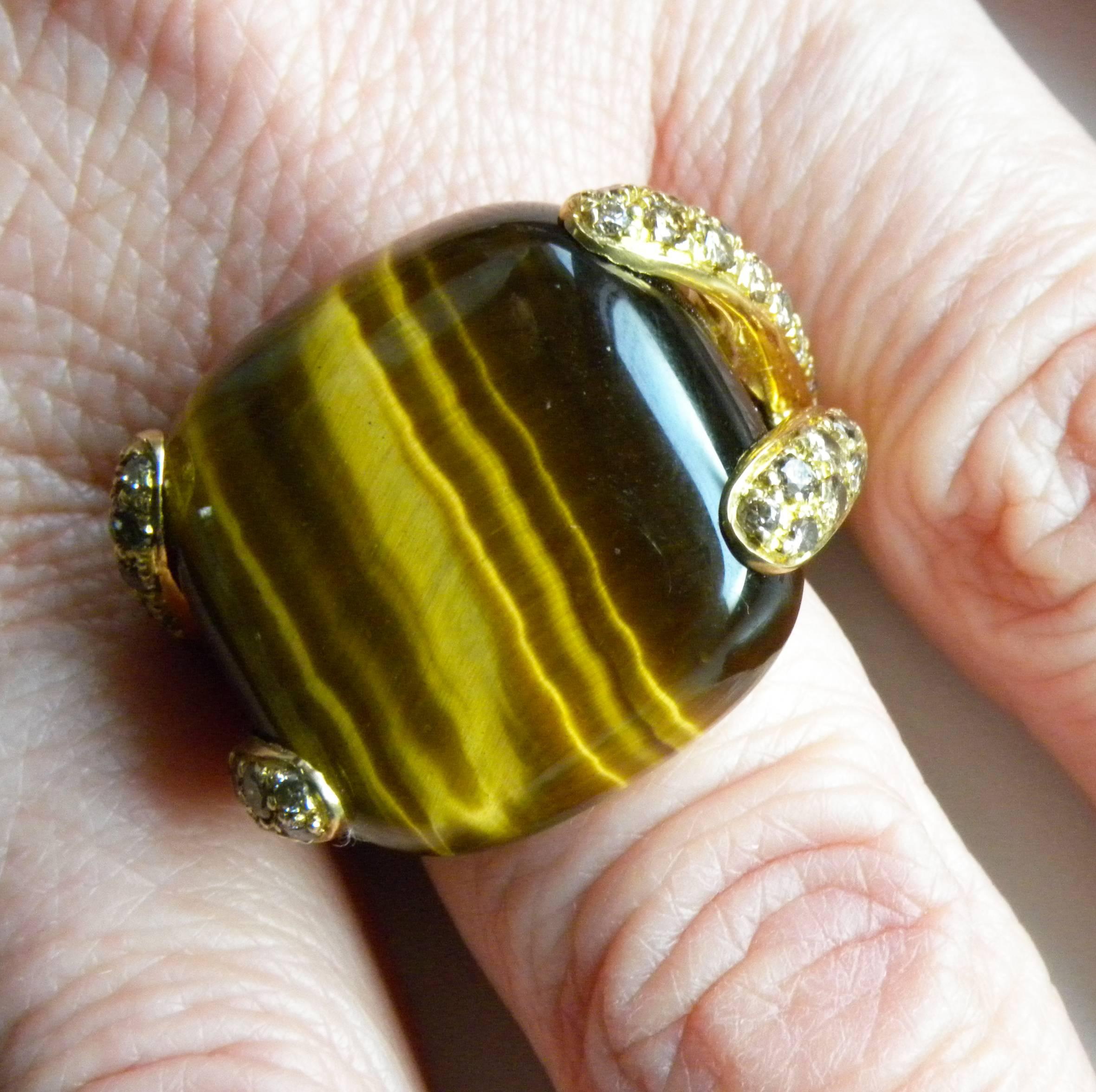 Natural 31.50 Carat Tiger's Eye Cushion Cut Champagne Diamond Cocktail Ring 4