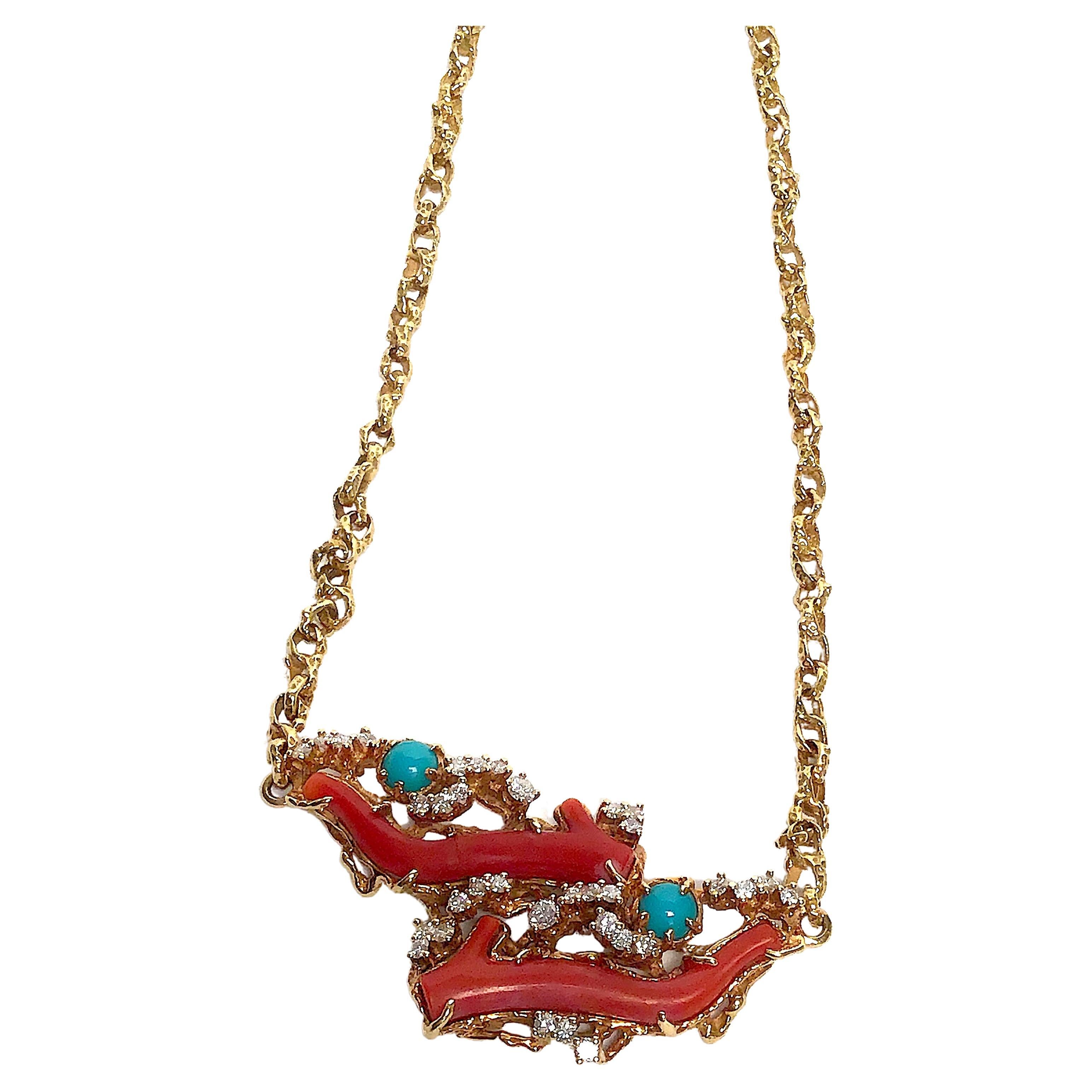 Very beautiful and bright  18K yellow gold coral diamond necklace by jewelry designer Arthur King, ca 1970.

Necklace has two large nice corals in the gold setting are connected with each other and decorated with 1.8 ctw diamonds and two cabochon