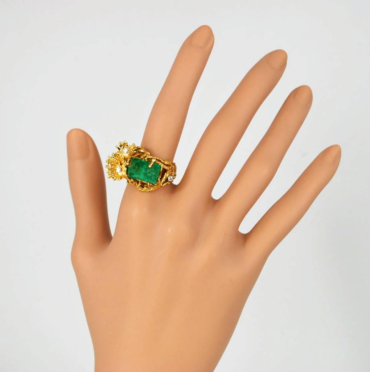 Raw Emerald Diamond Gold Freeform Modern Ring  In Good Condition In Austin, TX