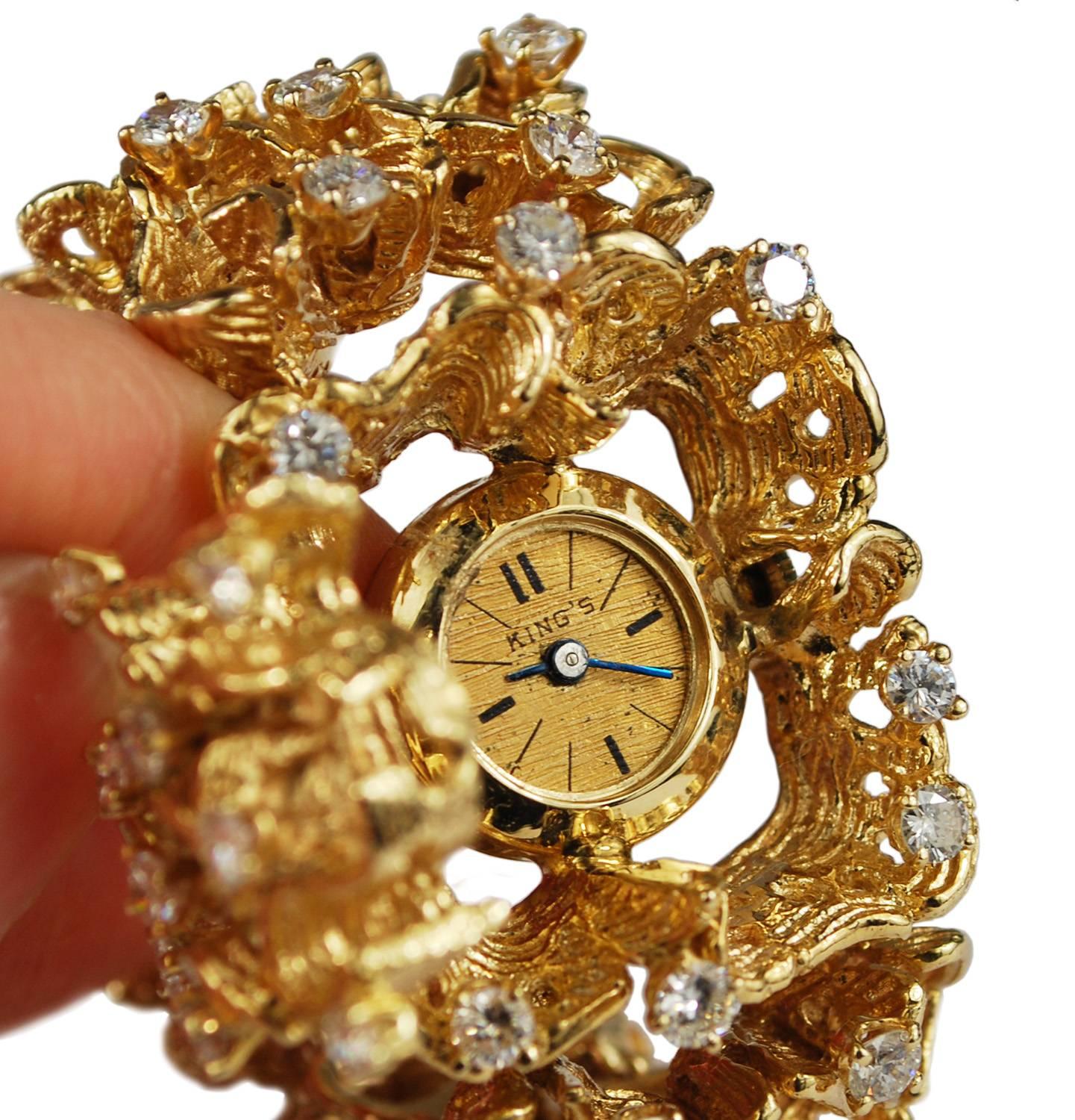 Modernist 14 Karat Gelbgold Diamantarmband Hidden Uhr  um 1960 im Zustand „Gut“ im Angebot in Austin, TX