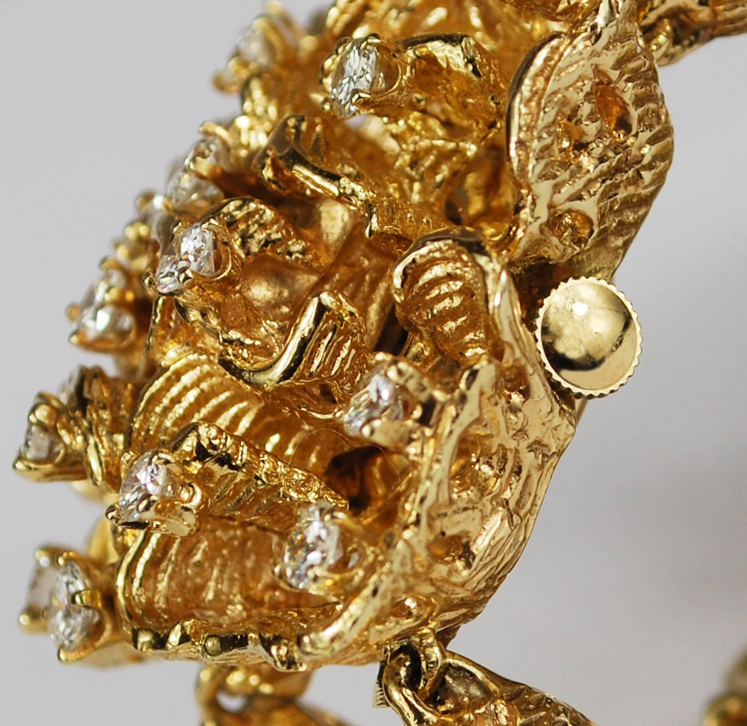 Montre cachée moderniste en or jaune 14 carats avec bracelet en diamants  vers 1960 en vente 1