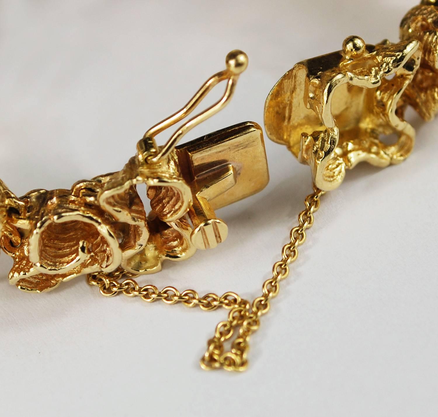 Montre cachée moderniste en or jaune 14 carats avec bracelet en diamants  vers 1960 en vente 3
