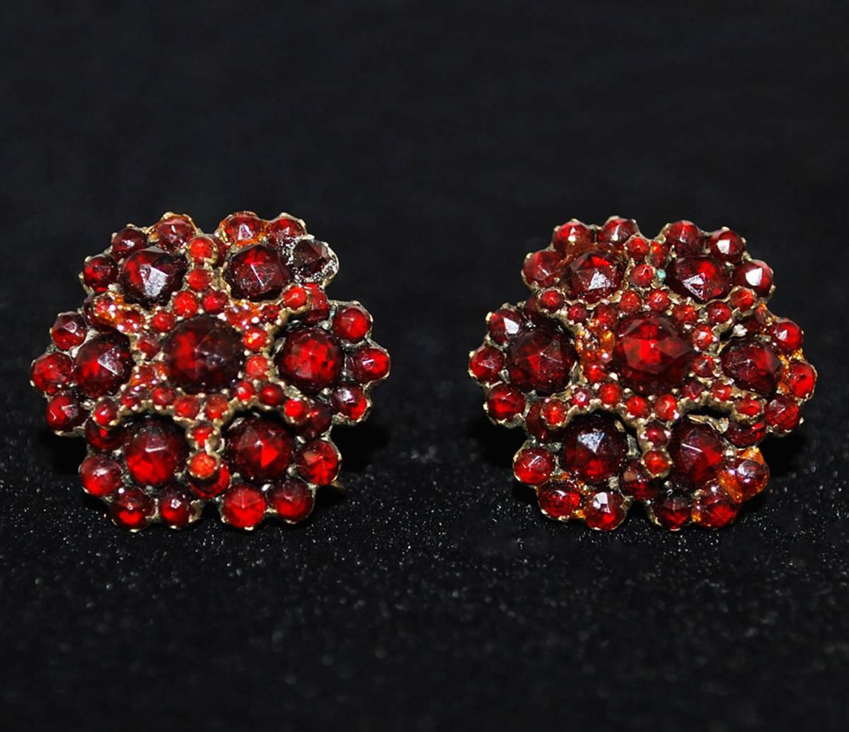 Late Victorian Antique Garnet Bohemian Set Necklace Bracelet Earrings
