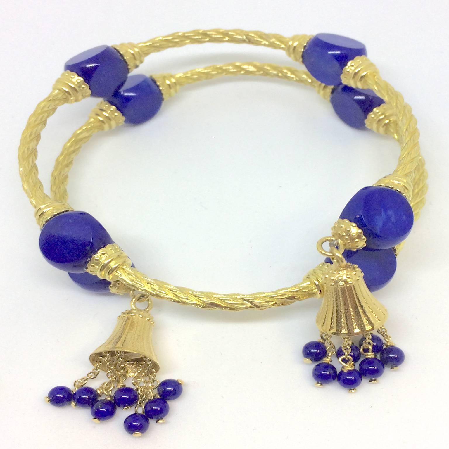 CARLO WEINGRILL retro bracelet in yellow gold and lapis-lazuli triangular shape with steel spring inside.