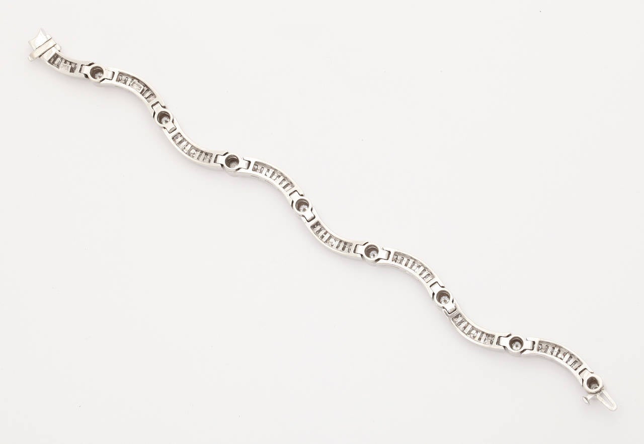 Contemporary Diamond Gold Bracelet In Excellent Condition For Sale In New York , NY