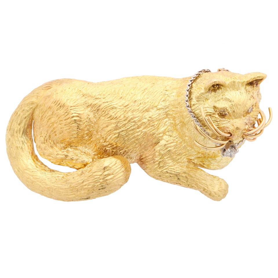 Cat Brooch Pendant with Yellow Diamond Eyes