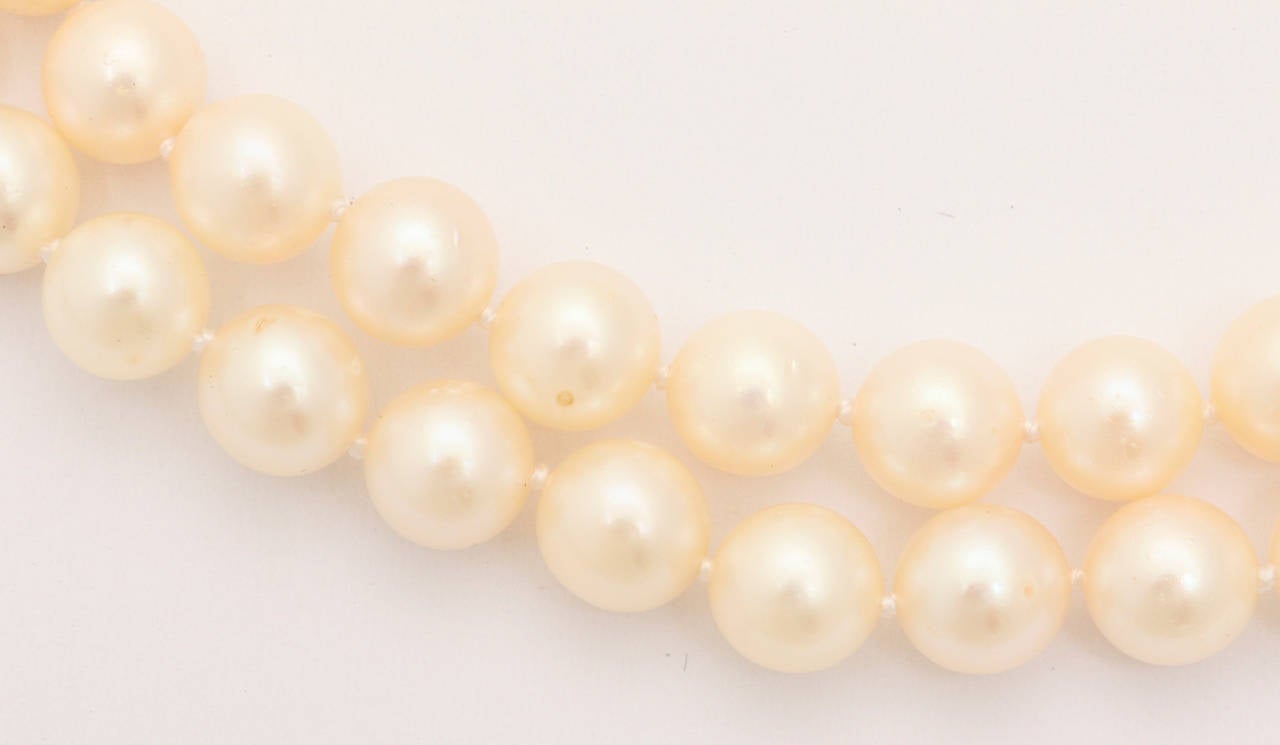 1950s Double Strand Pearl Necklace with Diamond Gold Clasp 1