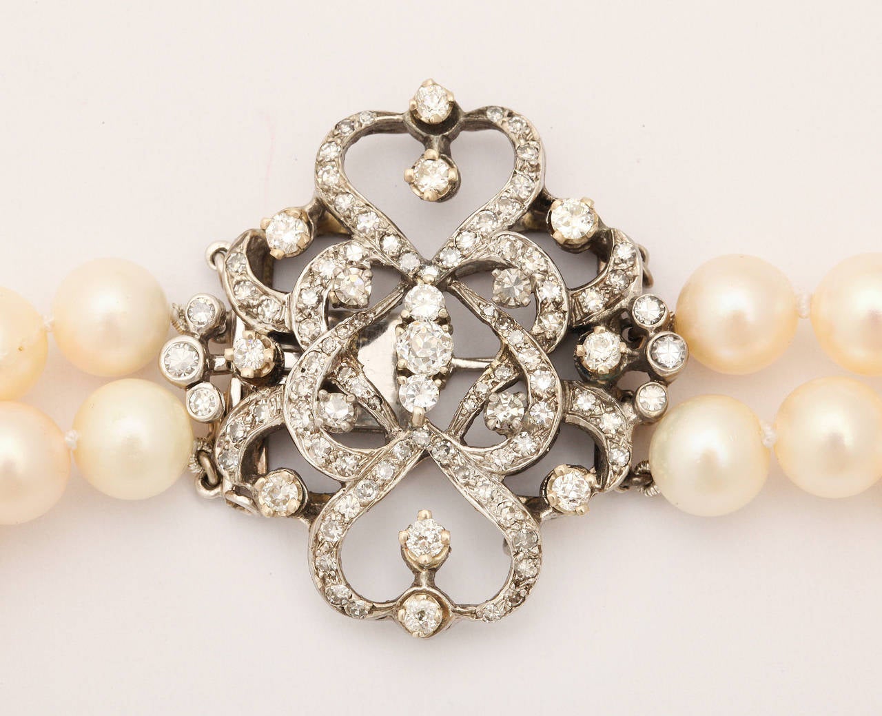 1950s Double Strand Pearl Necklace with Diamond Gold Clasp In Excellent Condition In New York , NY