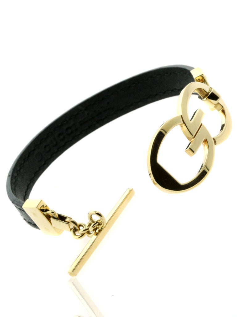Gucci Leather Gold Toggle Bracelet In New Condition In Feasterville, PA
