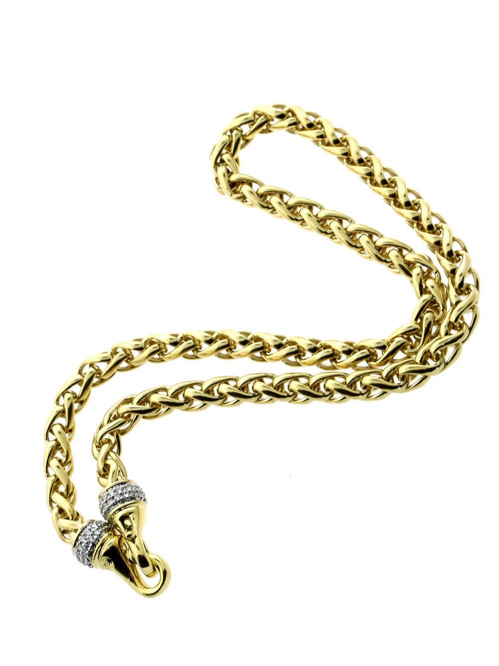 Channeling both strength and elegance, this 18k Yellow Gold Wheat Necklace represents David Yurman’s signature brand of “New York cool” perfectly. The 15″ Yellow Gold Necklace features a stylish chain design which is rendered all the more appealing