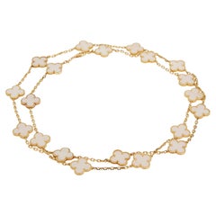 Van Cleef & Arpels Vintage Alhambra Lange Halskette mit 20 Motiven aus Perlmutt, 18 Karat
