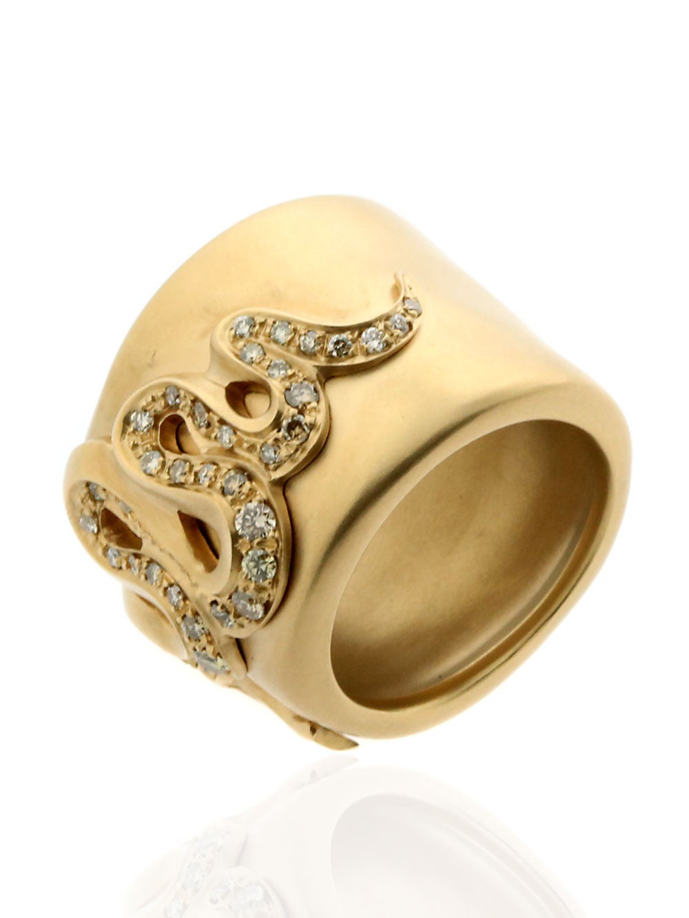 An iconic authentic Pomellato snake ring complemented with the finest champagne fancy color diamonds (.43ct) set in 18k rose gold.. 

Size: US 6 1/2
Dimensions: 18mm Wide (.70″ Inches)

Inventory ID: 0000309