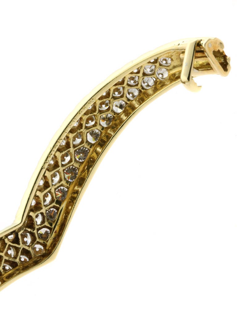 Women's 1980s Van Cleef & Arpels Diamond Gold Bangle Bracelet 