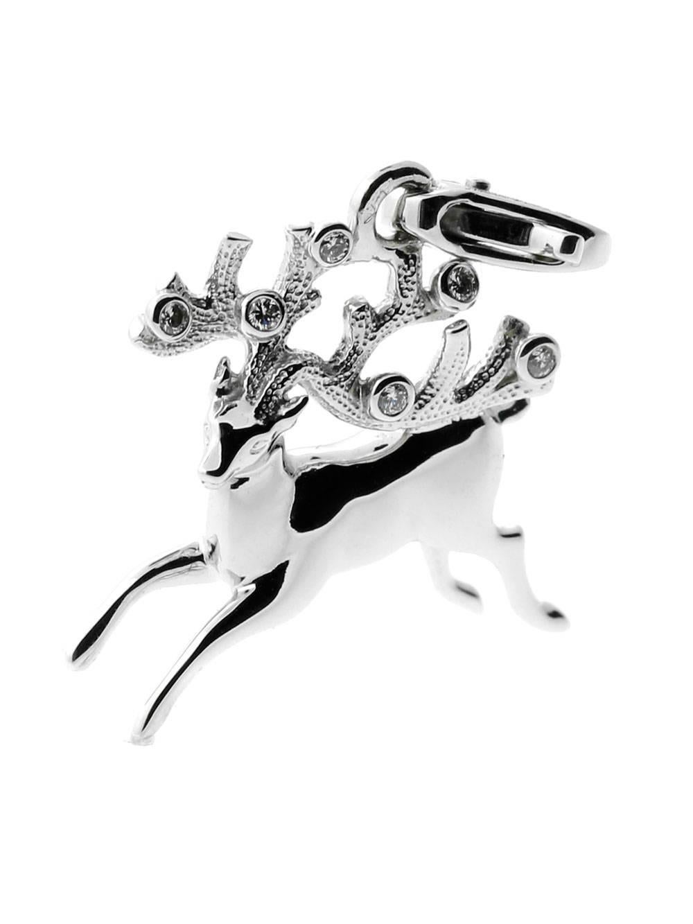 A fabulous authentic Chanel Reindeer 18k white gold charm/pendant encrusted with diamond antlers.

Dimensions: .82″ Inches by 1.18″ Inches in length

Inventory ID: 0000039