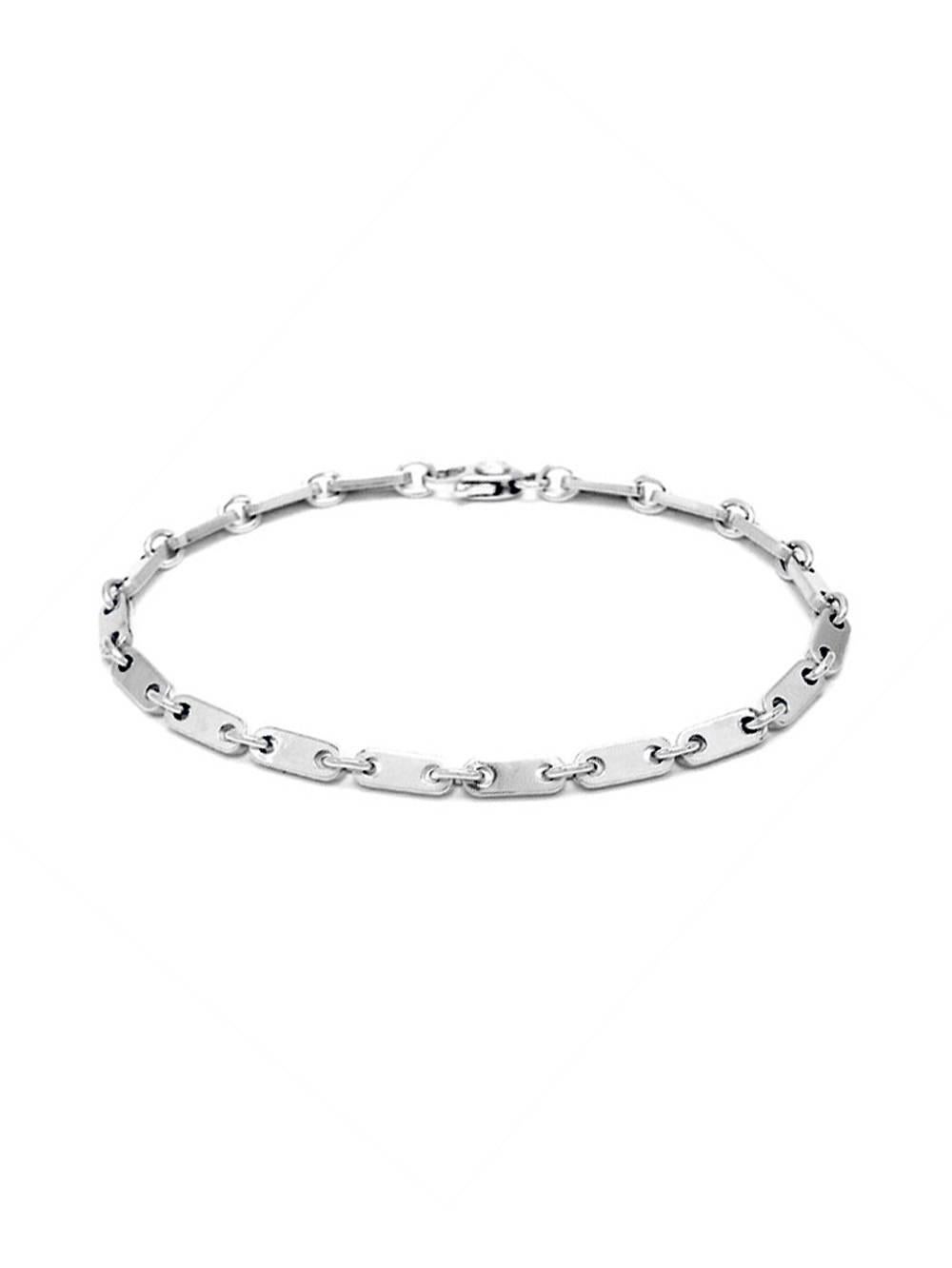 A fabulous Cartier chain link bracelet crafted in 18k white gold.

Weight: 10.7 Grams
Length: 7.09 Inches

Inventory ID: 0000062

