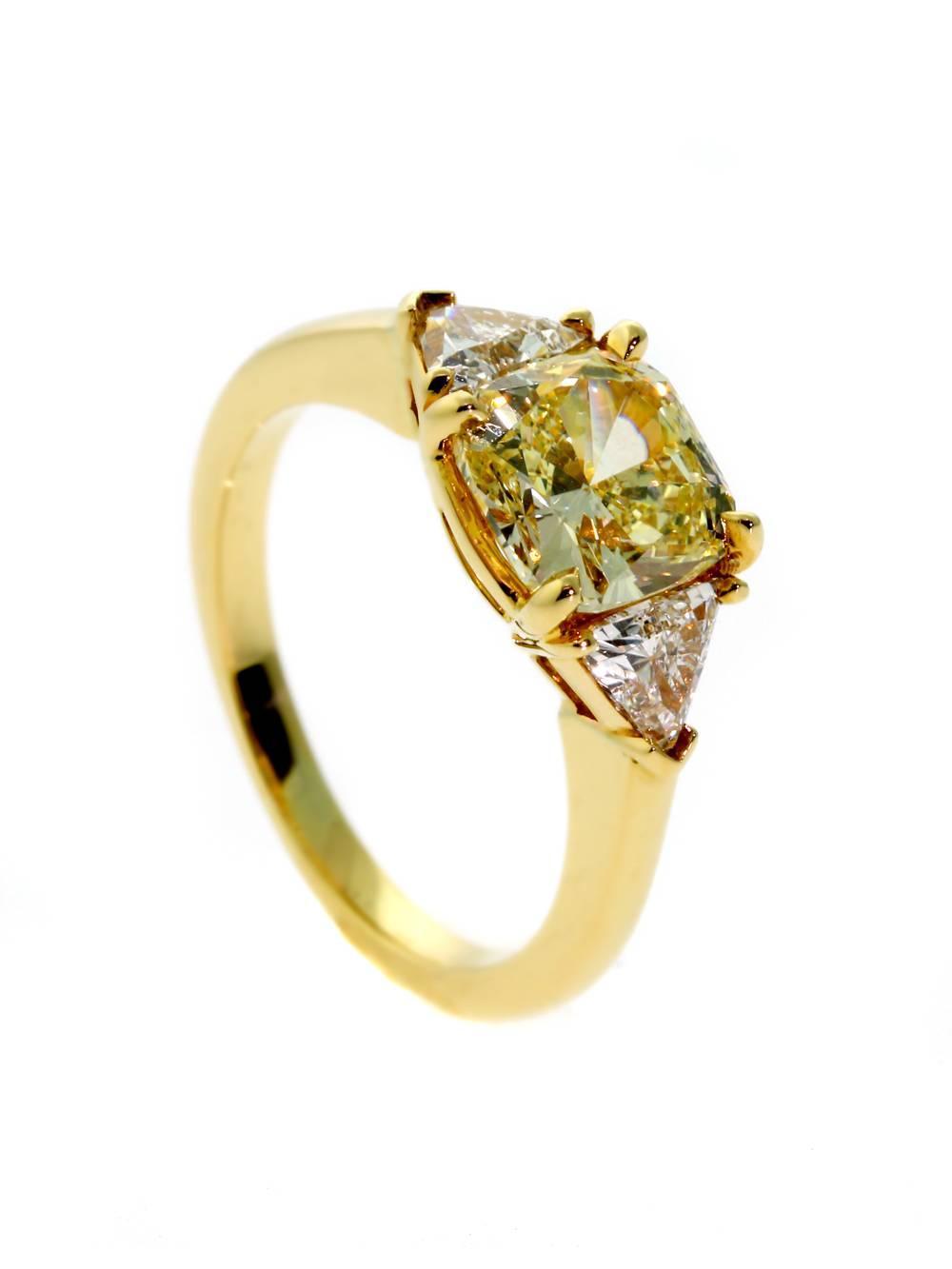 Cartier Fancy Intense Yellow Diamond Gold Ring For Sale at 1stdibs