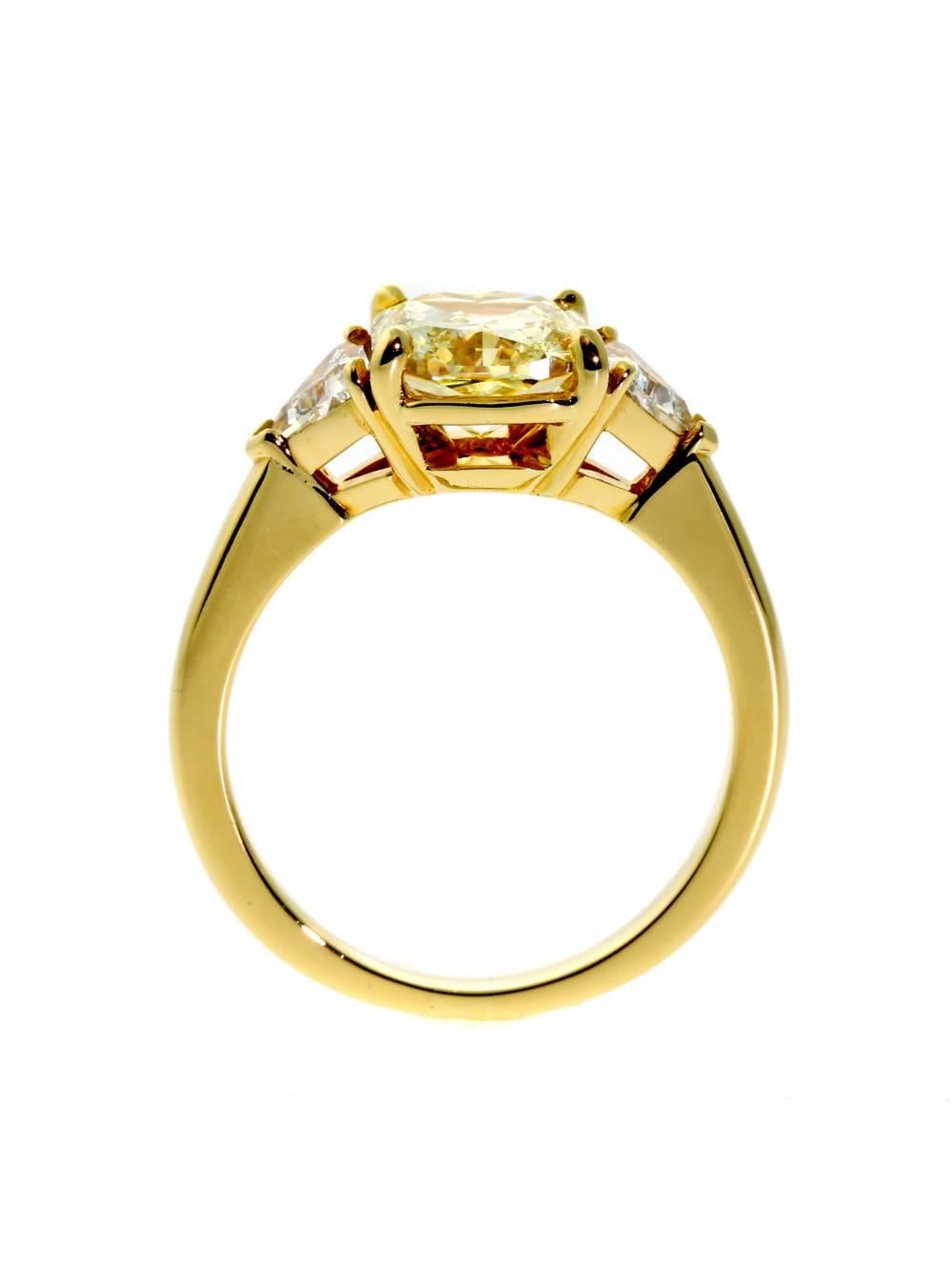 gold ring yellow diamond