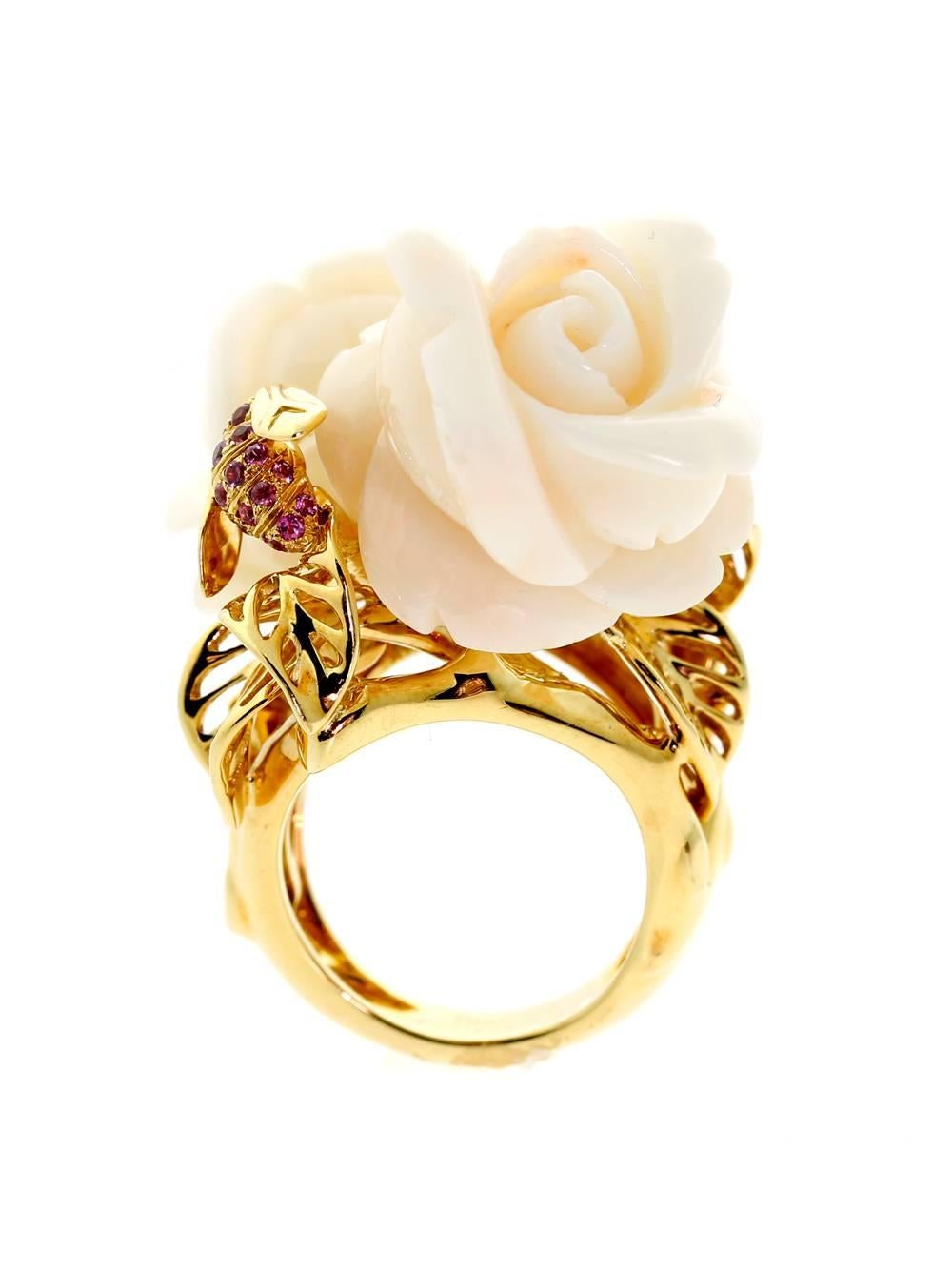 Drawing inspiration from Dior's favorite flower this Pré Catelan collection coral ring presents jewels of crystallised roses, like a bouquet of eternal flowers. Crafted in 18k yellow gold, featuring pink sapphire, diamond, and coral.

Size