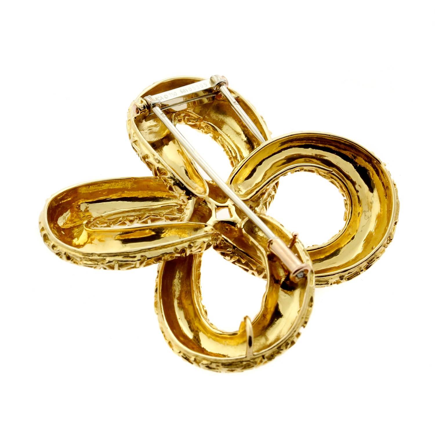 Van Cleef & Arpels Gold Brooch And Pendant In Excellent Condition In Feasterville, PA