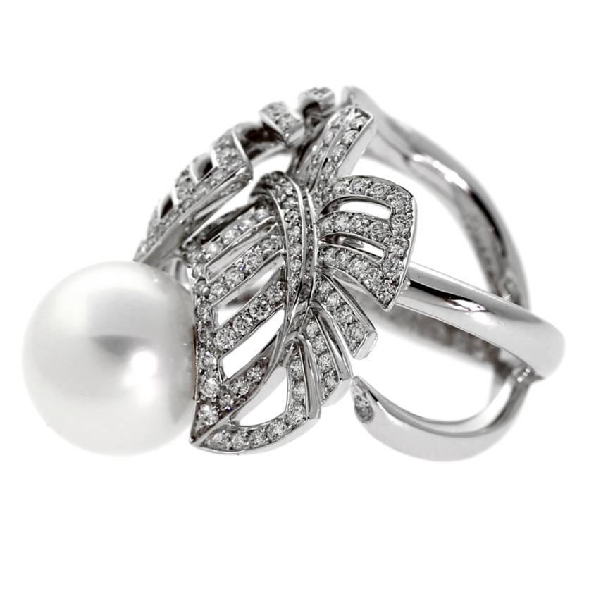 Taille ronde Bague Chanel en or blanc avec perles et diamants en vente
