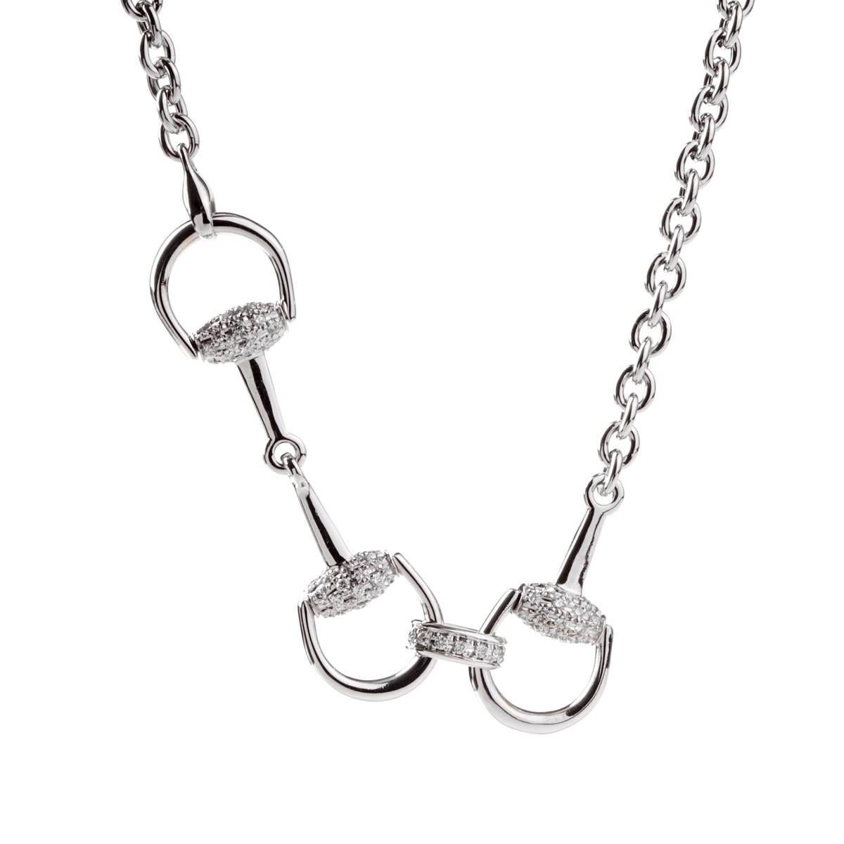 A magnificent Gucci necklace featuring the iconic Horsebit motif in 18k white gold, this fabulous necklace measures 36