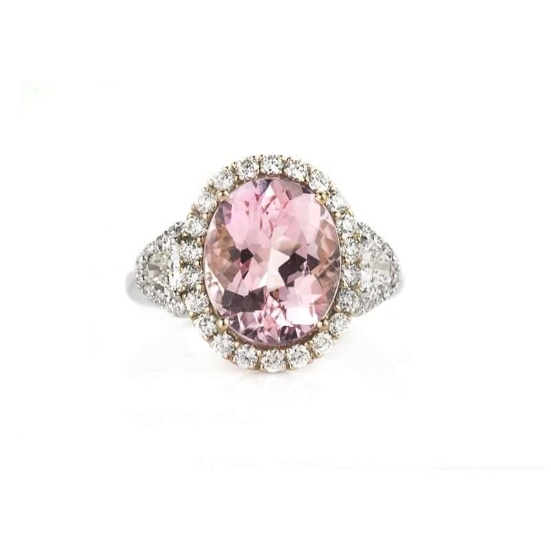 Morganite and Diamond Dress Ring 4.14 Carat In Excellent Condition In London, GB