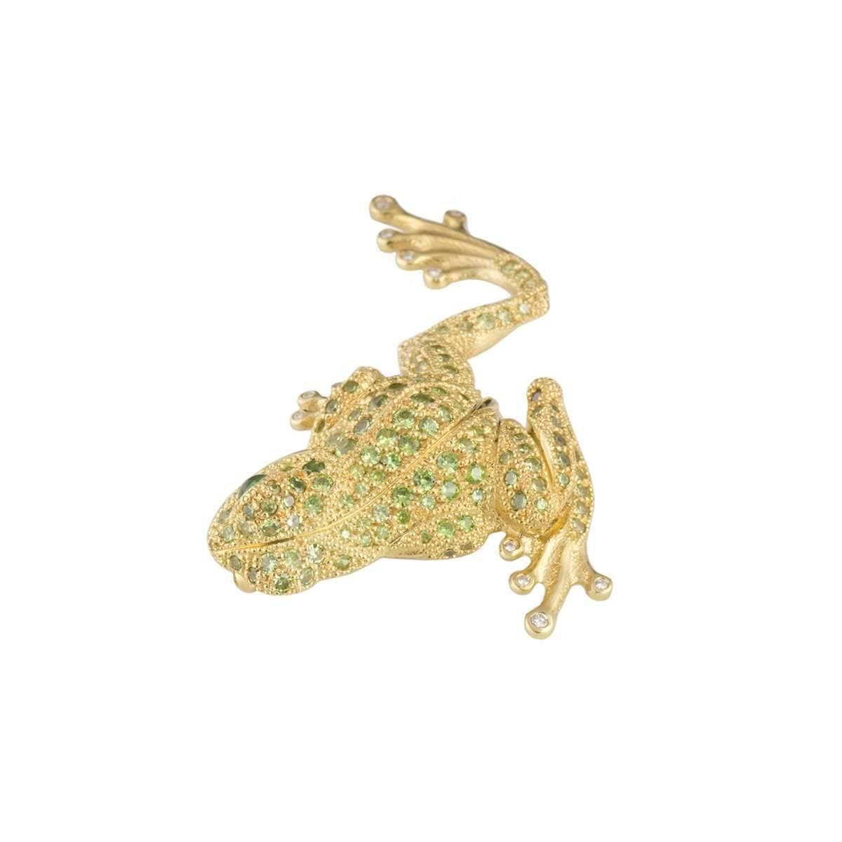 Diamond and Peridot Frog Brooch In Excellent Condition In London, GB