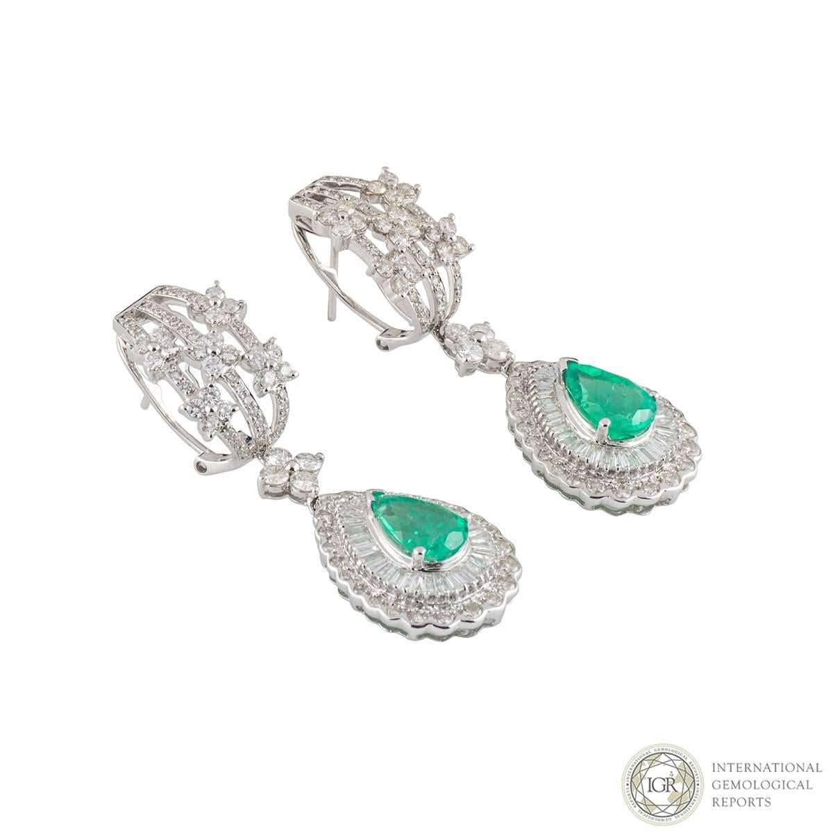 Diamond and Emerald Earrings In New Condition In London, GB