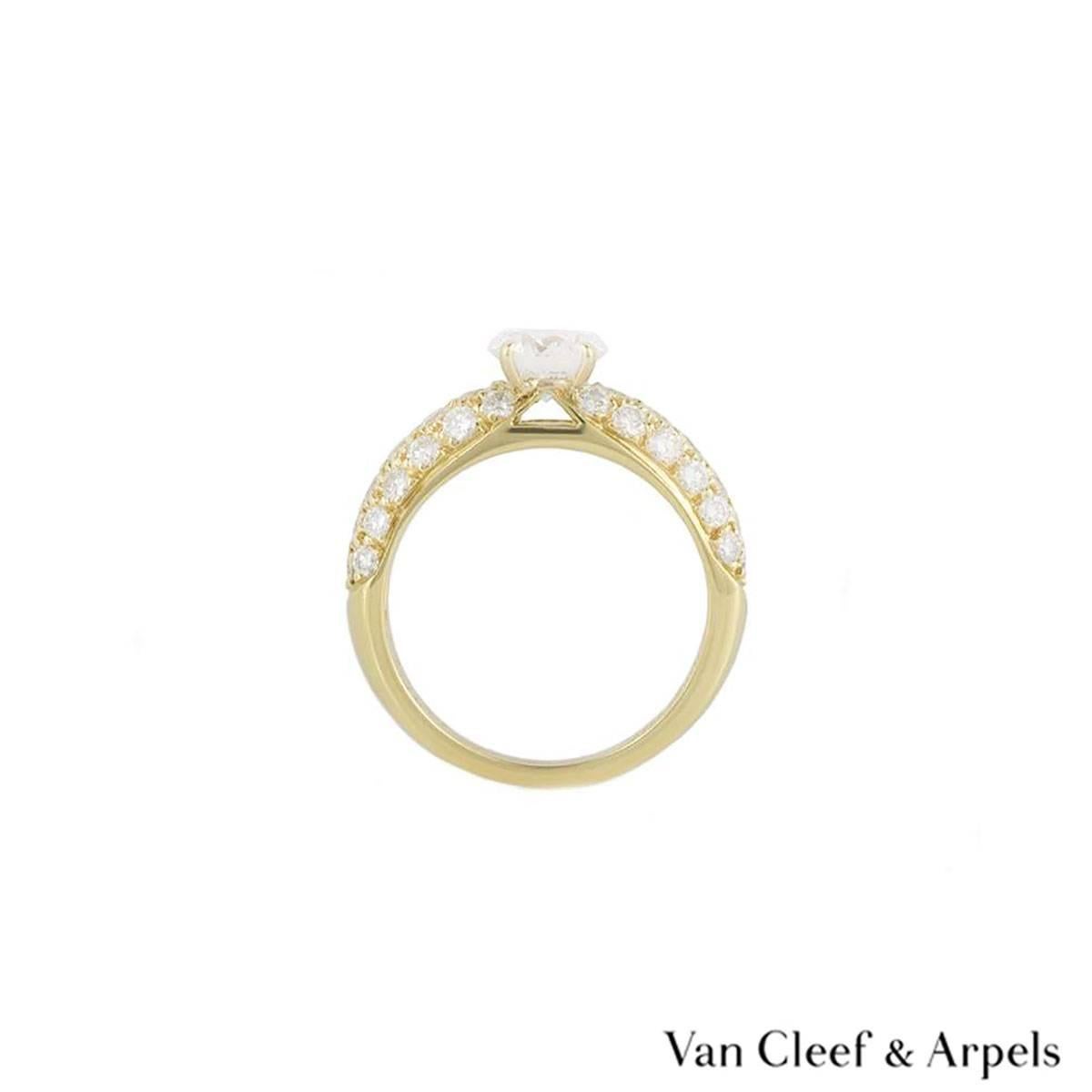Van Cleef & Arpels Yellow Gold Round Brilliant Cut Diamond Ring In Excellent Condition In London, GB