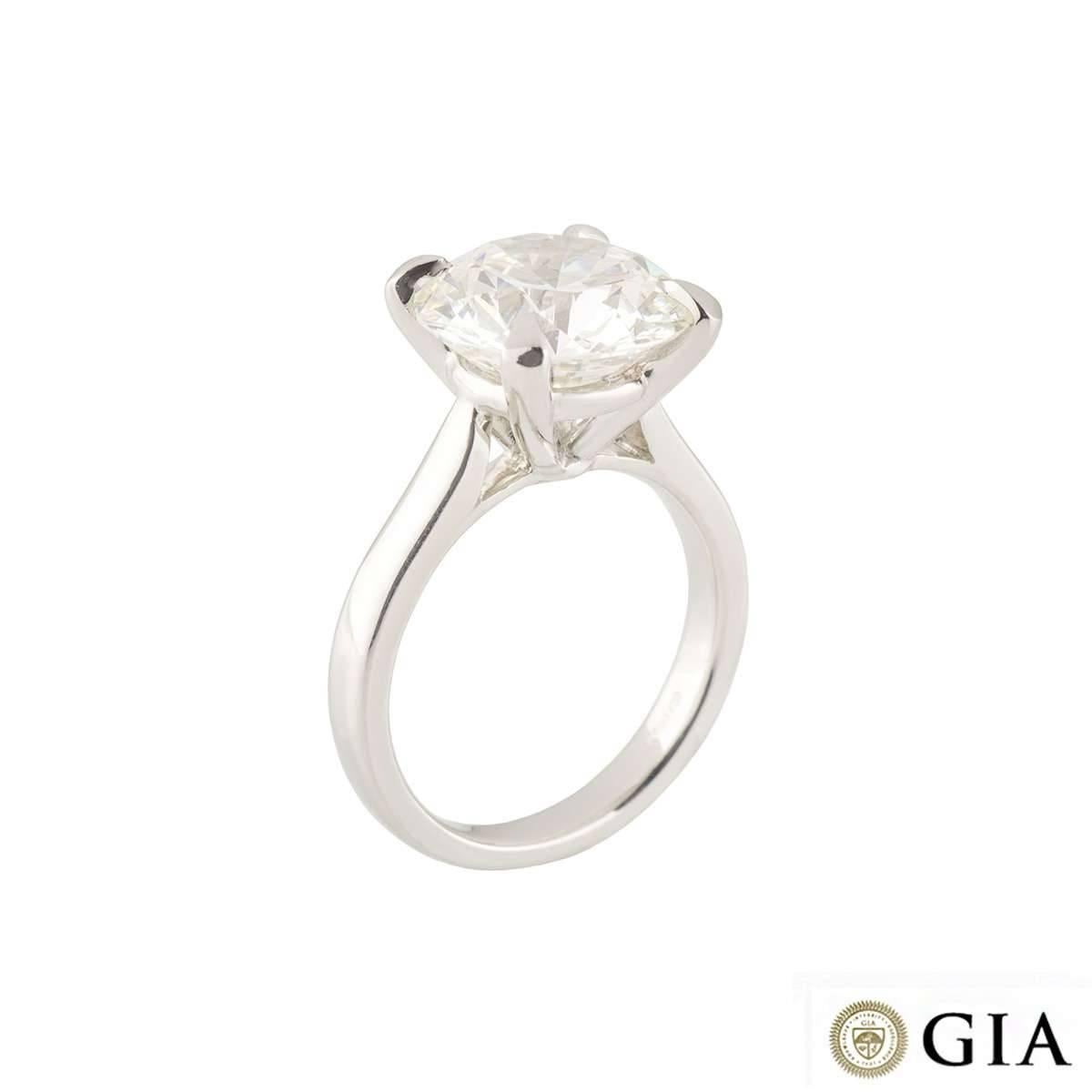 GIA Certified 5.46 Carat Round Brilliant Cut Diamond Engagement Ring For Sale 1