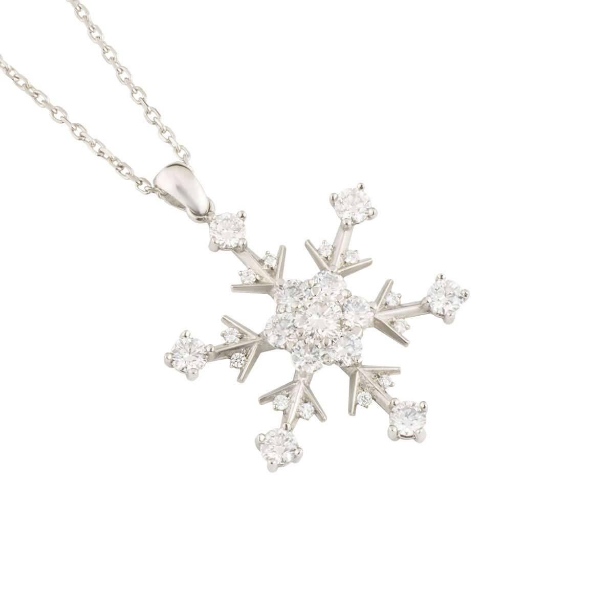 Snowflake Diamond Platinum Pendant Necklace In Excellent Condition In London, GB
