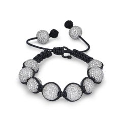 Bracelet de perles en or blanc serti de diamants 17,56 carats
