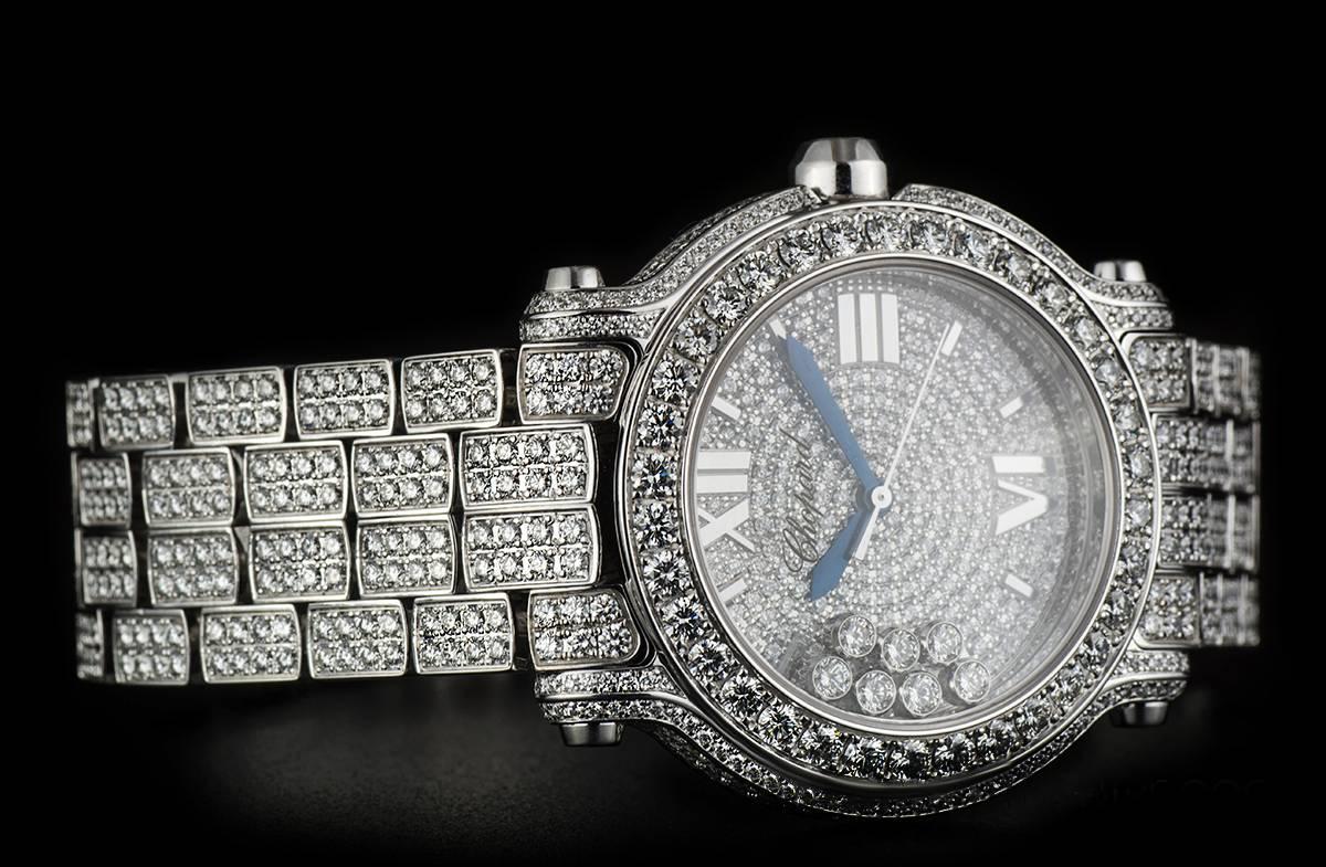 Dazzling Chopard Diamond Set Montre Happy Sport Wristwatch in White Gold 1