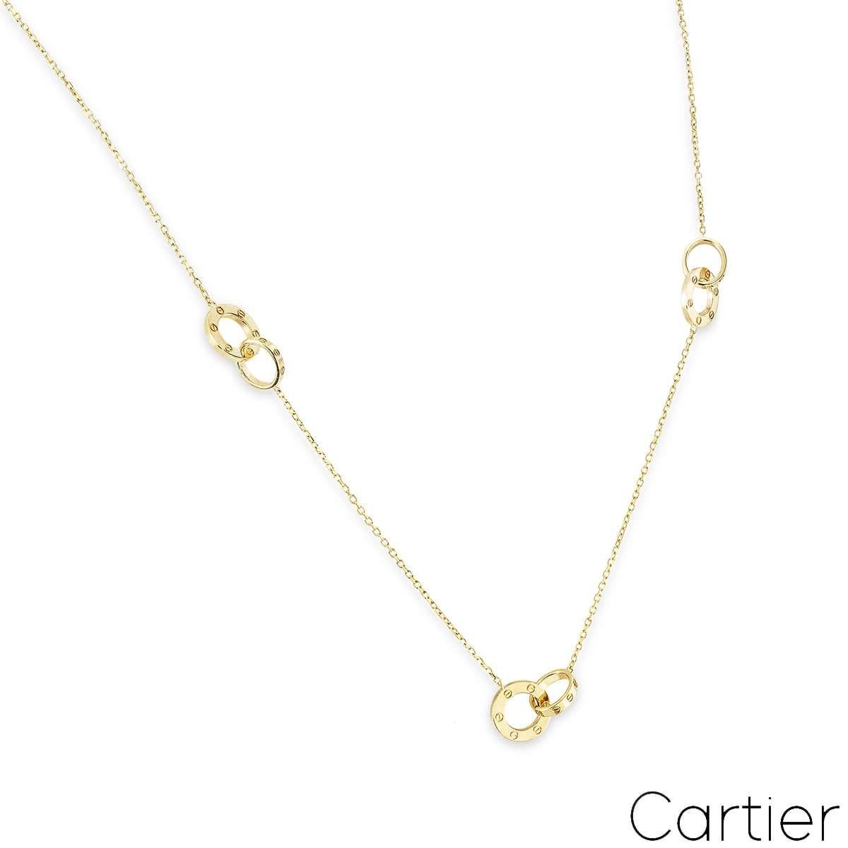 Un élégant collier en or jaune 18 carats de la collection Love de Cartier. Le collier comprend 8 motifs iconiques de vis d'amour entrelacés, répartis uniformément sur l'ensemble du collier. Le collier mesure 36 pouces de long et pèse 30,9