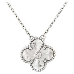Van Cleef & Arpels 2020 Guilloche Vintage Alhambra Holiday Pendant VCARP6L800