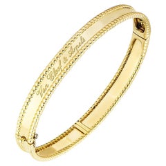 Grand bracelet « Perlée Signature » en or jaune Van Cleef & Arpels, référence VCARP3K900