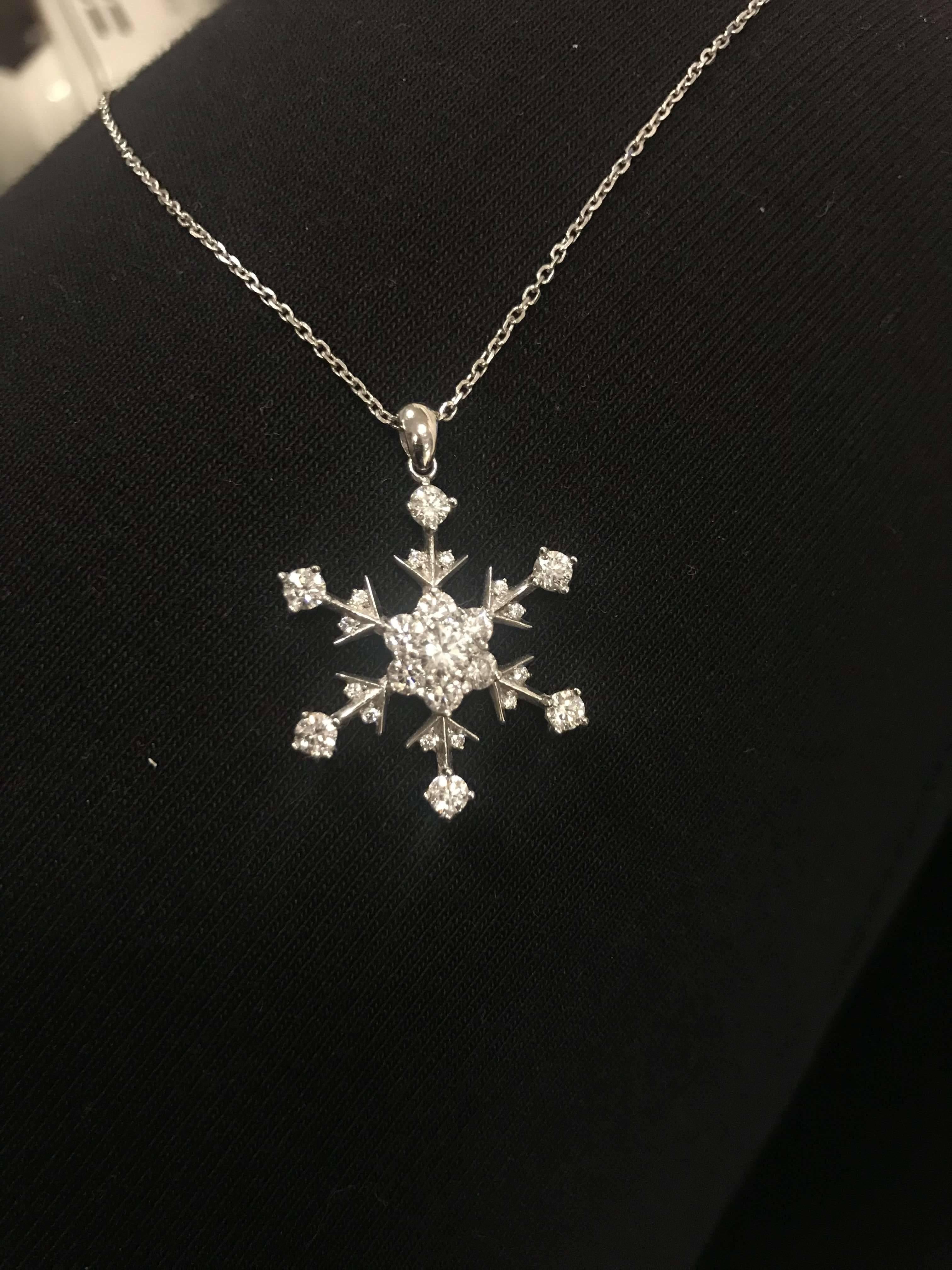 Women's Snowflake Diamond Platinum Pendant Necklace