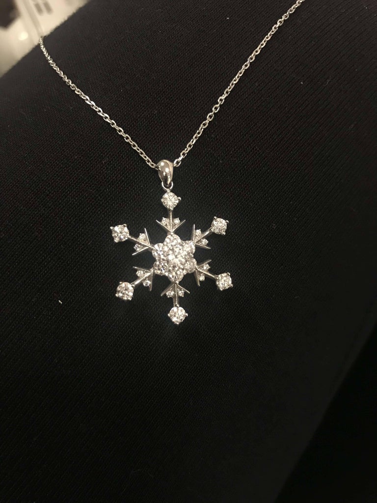 Snowflake Diamond Platinum Pendant Necklace at 1stDibs