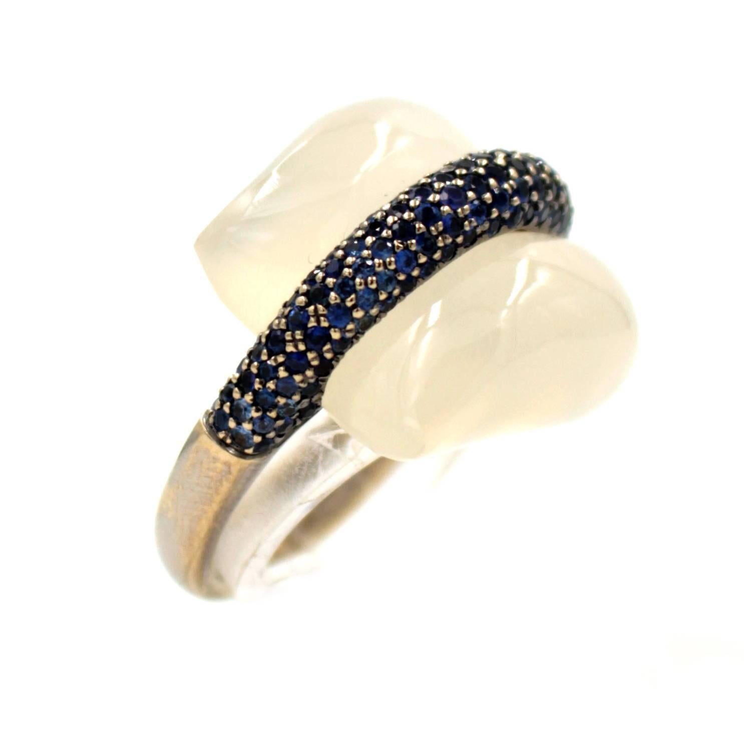 Contemporary Moonstone Sapphire Rhodium Gold Ring For Sale