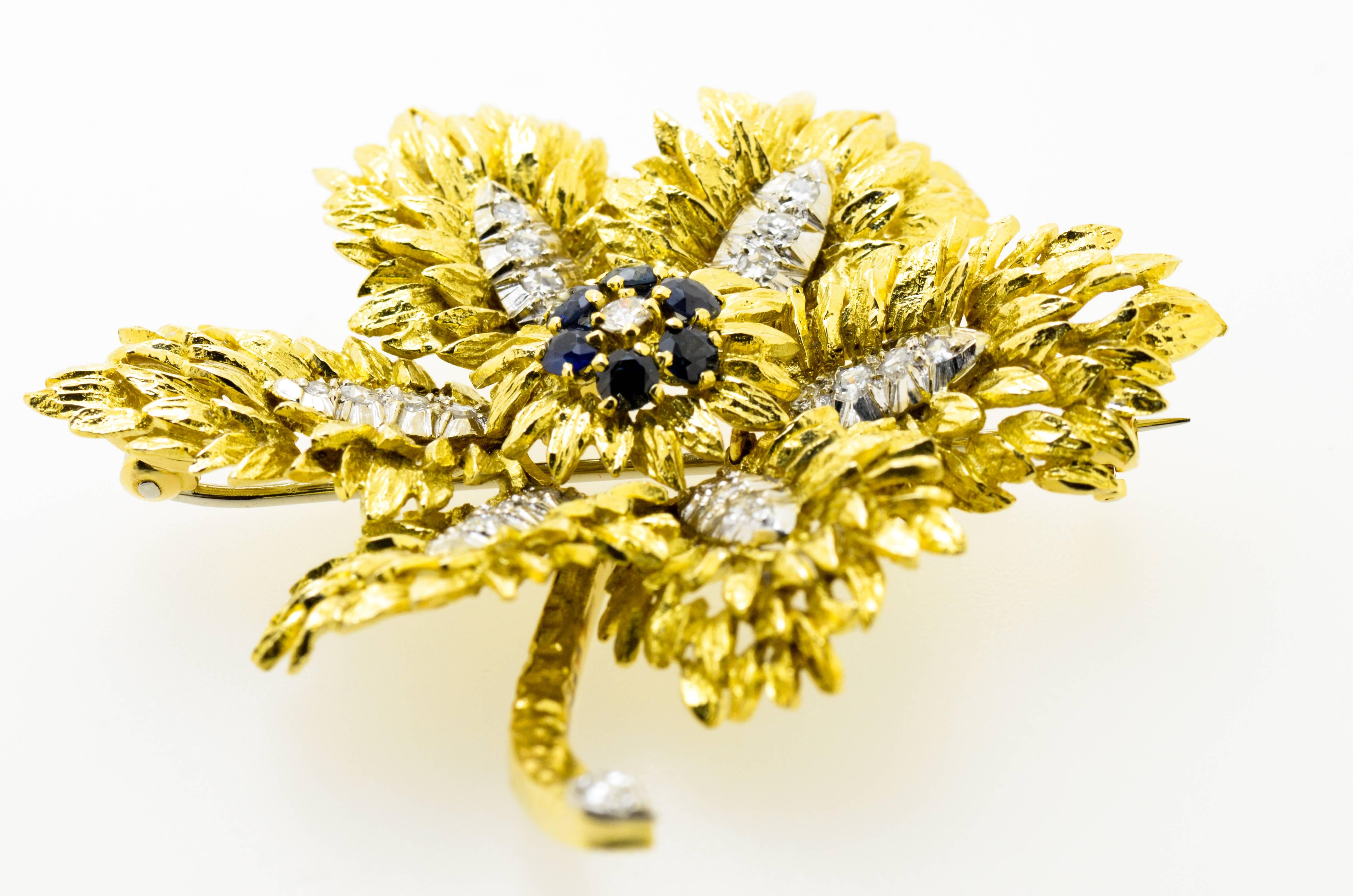 Large Diamond & Sapphire Gold Brooch In Good Condition For Sale In Fuengirola, Malaga