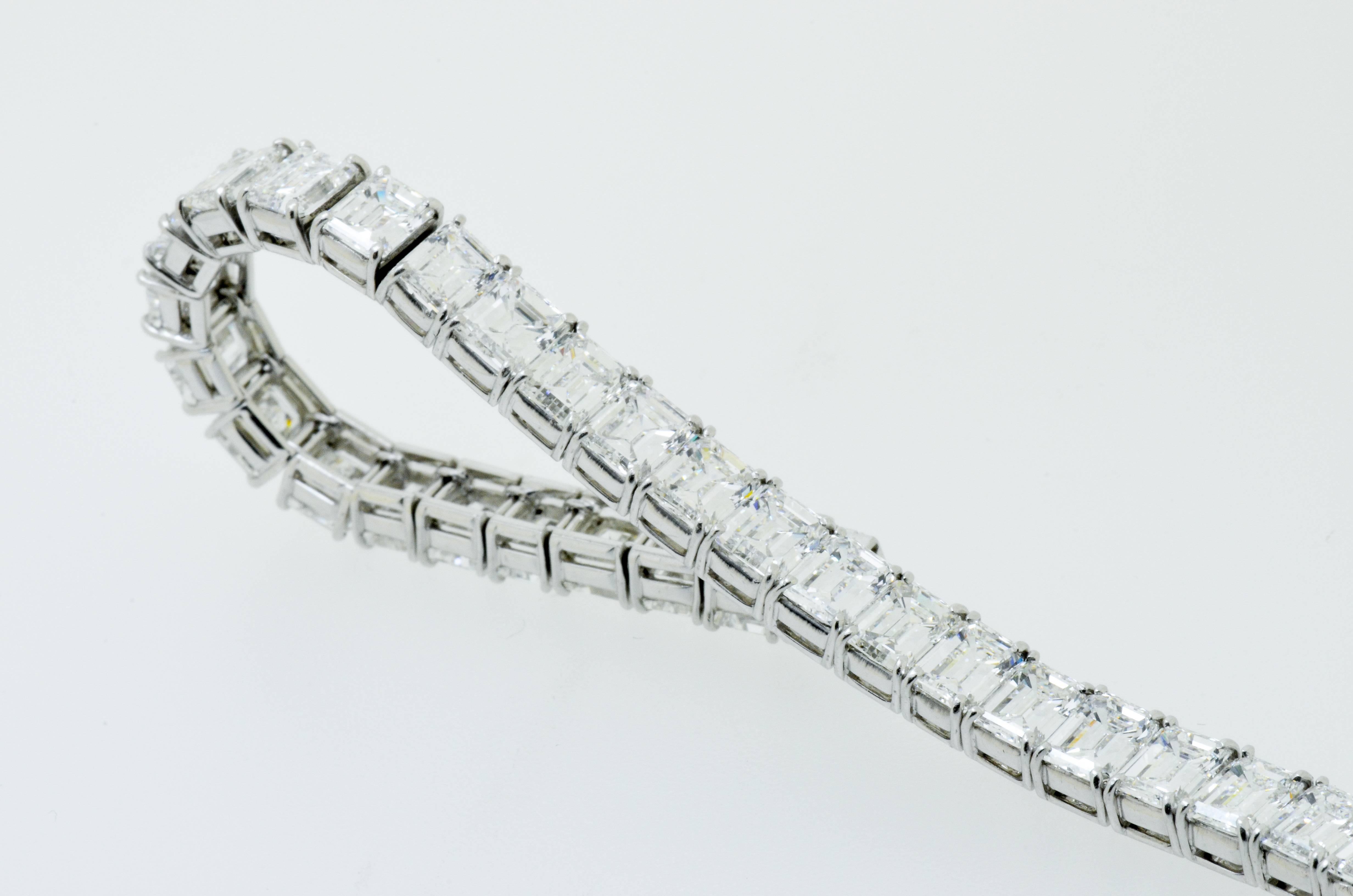 Harry Winston Emerald Cut Diamond Platinum Line Bracelet In Excellent Condition In Fuengirola, Malaga