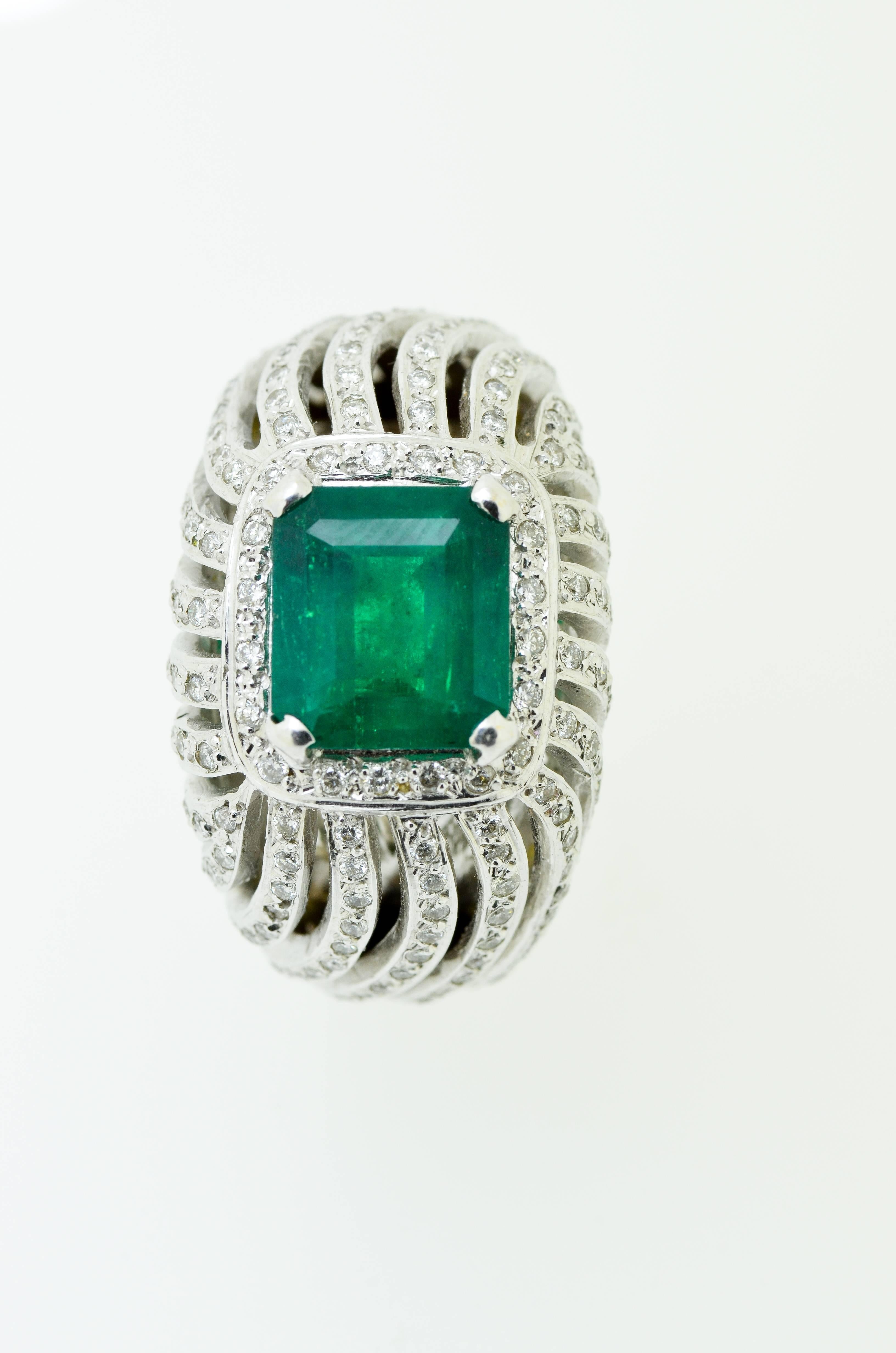 Women's Emerald and Diamond Gold Ring GYT Certification For Sale