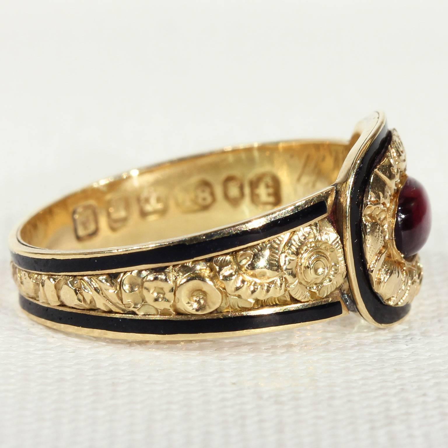 Georgian Garnet Black Enamel Gold Memorial Ring In Good Condition For Sale In Middleton, WI