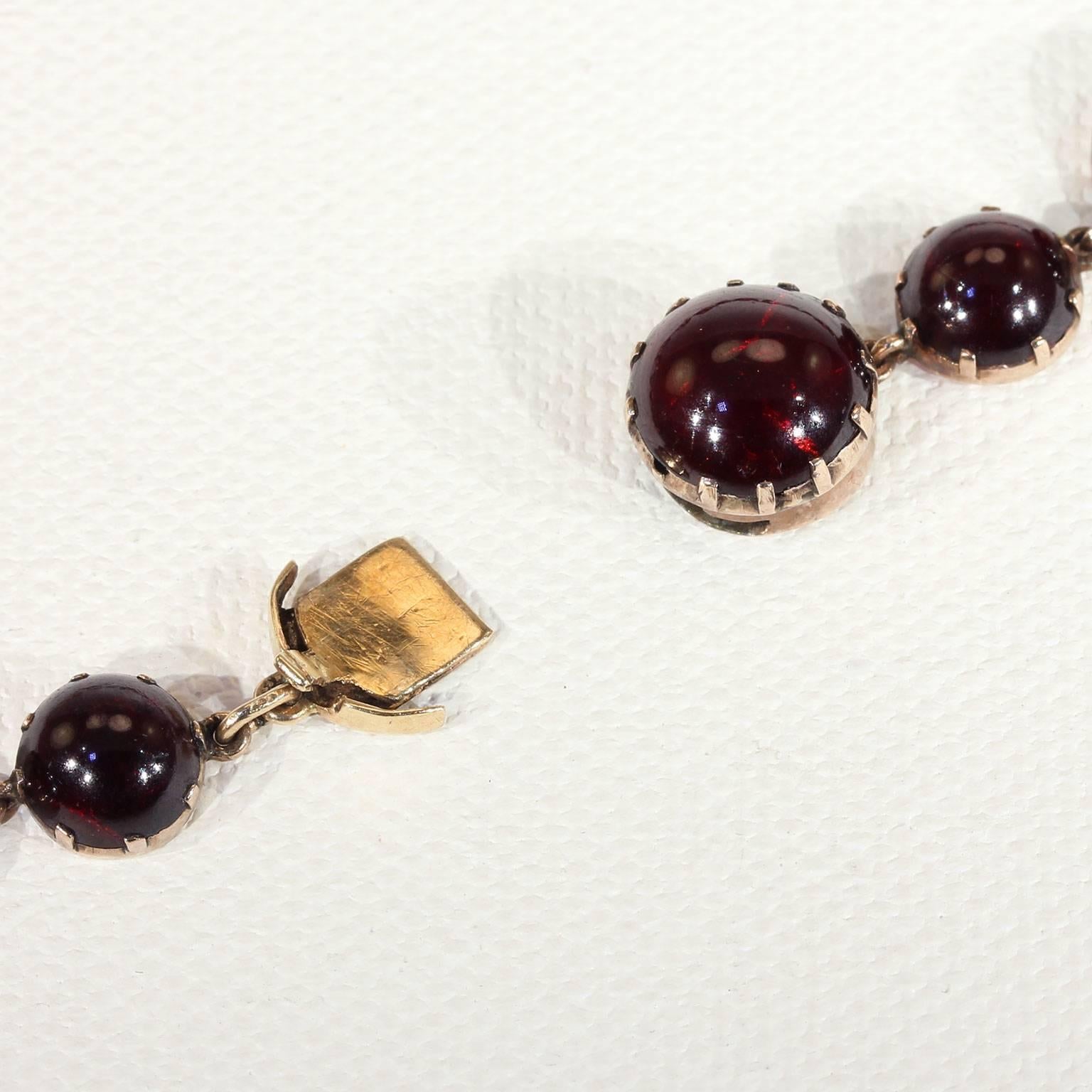 Antique Georgian Gold Cabochon Garnet Necklace For Sale 2