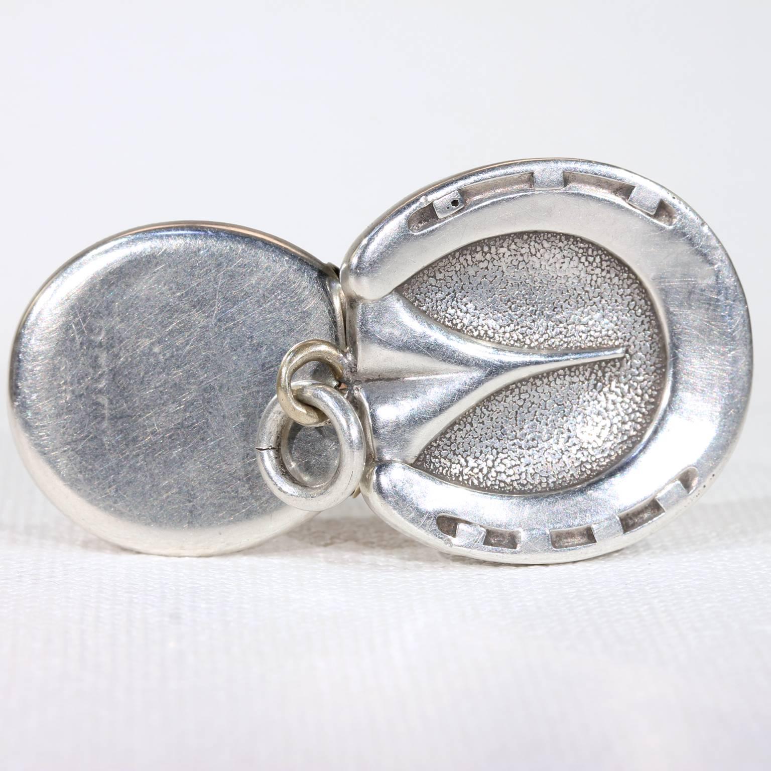Victorian Horseshoe Silver Locket In Good Condition In Middleton, WI