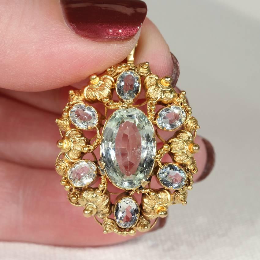 Early Victorian Aquamarine Gold Pendant For Sale 2